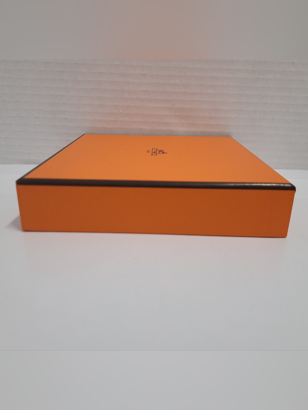 Hermēs Paris Small Square Gift Box - Picture 8 of 12